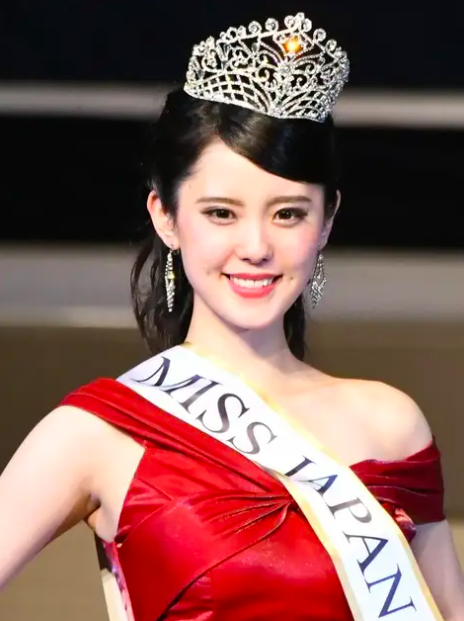 ミス・ジャパンのグランプリに輝いた小川千奈