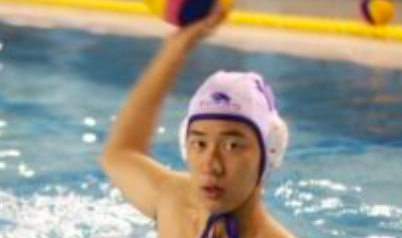 水球をする大学時代の川地洋平