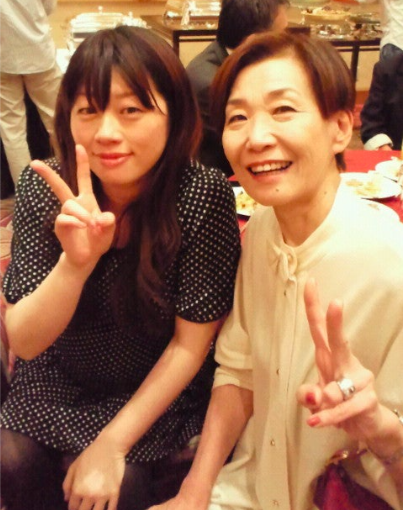秋吉英美（左）と土谷多恵子