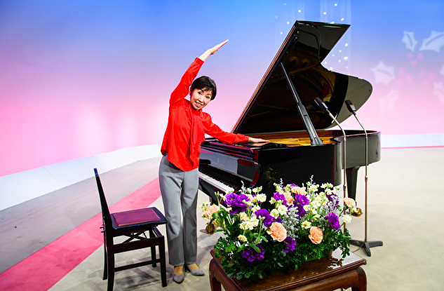 テレビ体操のスタジオでの幅しげみ