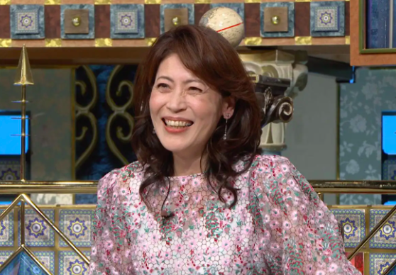 バラエティー番組に出演する岩田明子