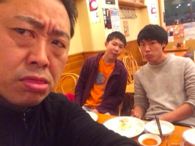 菰田欣也と息子（右から長男、次男）