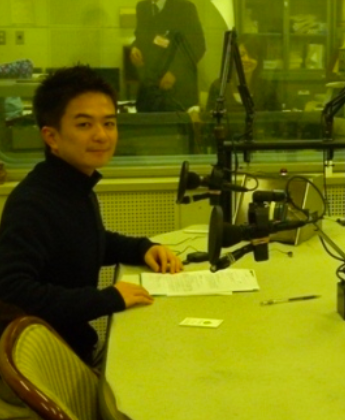 アナウンサー時代の三崎薫