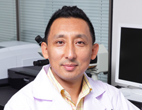 アヒマディ博士こと阿依アヒマディ