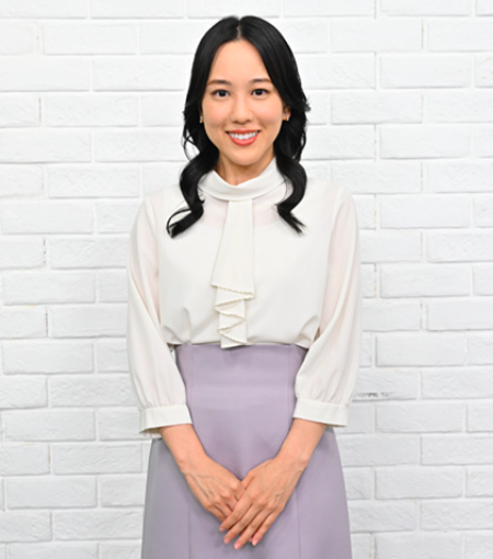 久保円華の左手薬指に指輪はみられない