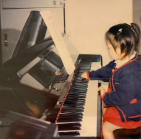 千須和侑里子の幼少期