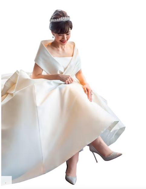 徳田琴美のウエディングドレス姿