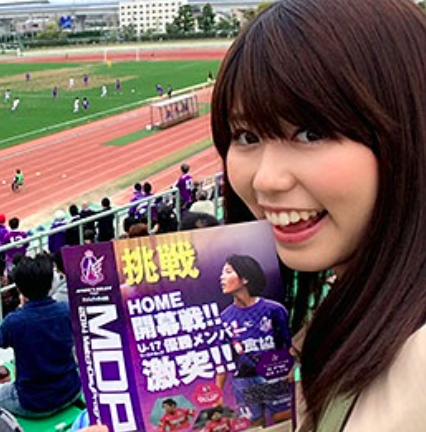 新人アナウンサー時代の中根夕希