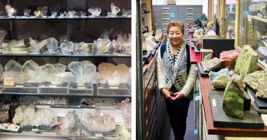 近山晶が収集した宝石コレクション展示室での大久保洋子