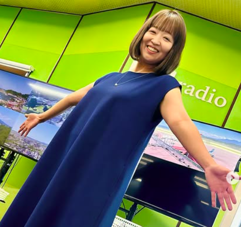 伊東幸子の左手薬指に指輪はみられない