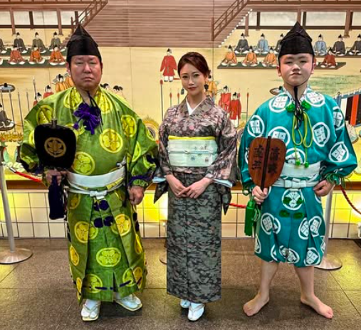 大相撲の行司と大村麻衣子