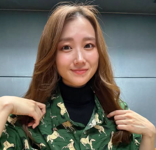 柴田平美の左手薬指に指輪はみられない