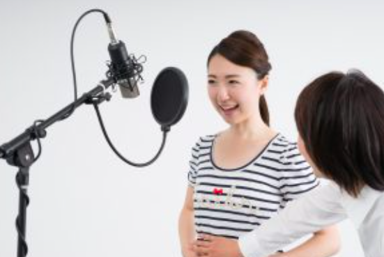 やまがたアナウンススクールでレッスン受ける佐々木陶子