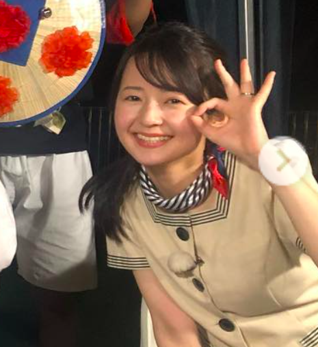 「武田真治と丸山桂里奈の第6弾！やまがた山もりツアー」での山川麻衣子の左手薬指には指輪がみられる