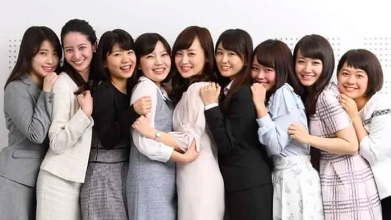 「Campus Abema」の高橋咲良（写真中央）