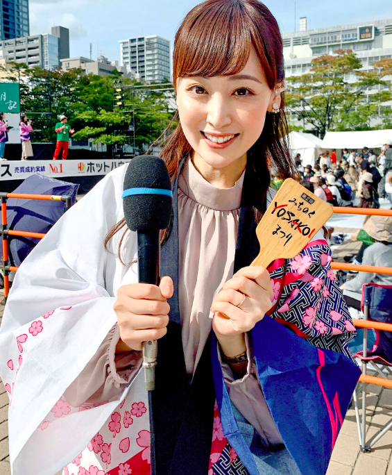 みちのくＹＯＳＡＫＯＩまつりの生中継の番組で司会を務める高橋咲良
