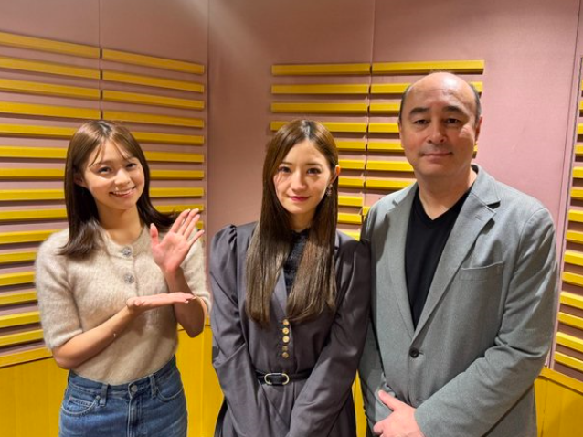 (右から)ジョセフクラフトと中田花奈と田﨑さくら