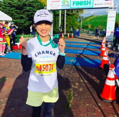 マラソン完走後の大隅智子