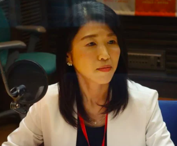 ラジオ出演する廣瀬陽子