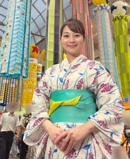 西ノ入菜月の左手薬指に指輪はみられない