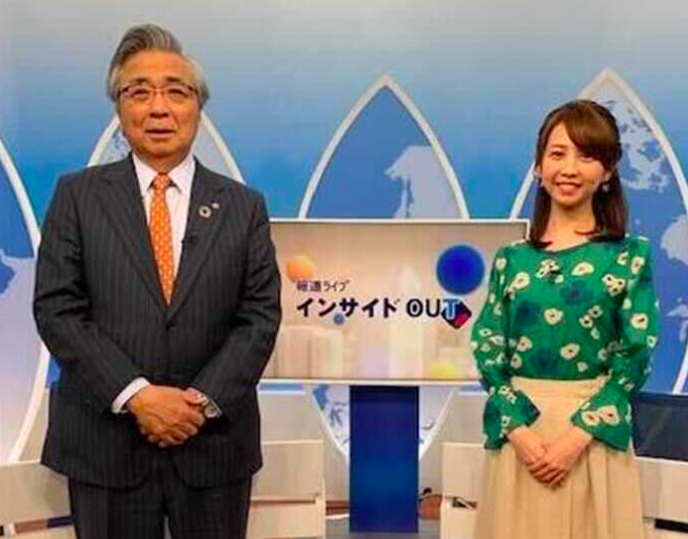 「報道ライブ インサイドOUT」に出演する岩田公雄（左）