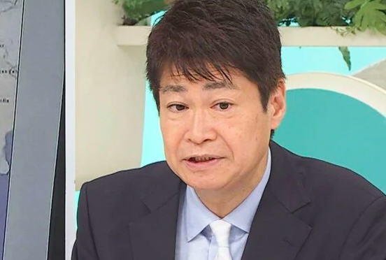 テレビに出演する太田昌克