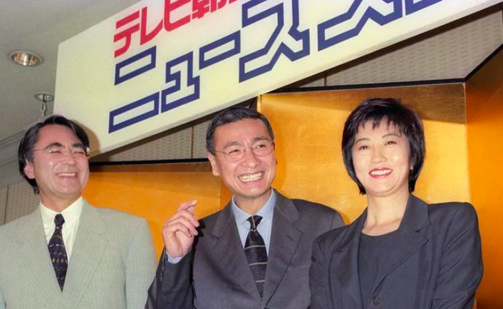 久米宏（中央）