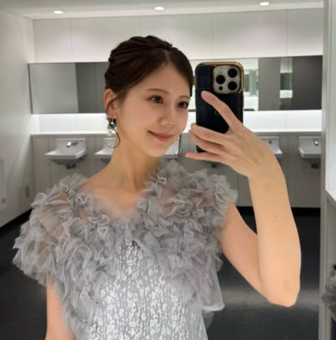今井美桜の左手薬指には指輪はみられない