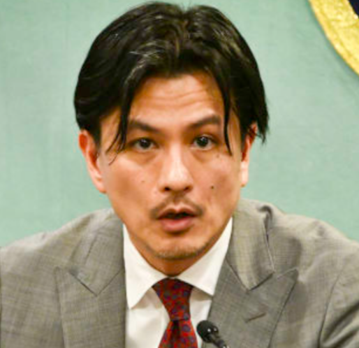 日本記者クラブで会見をする加藤喜之