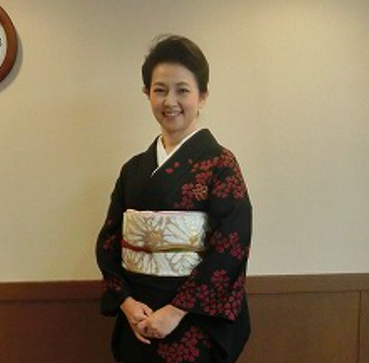 着物姿の水野涼子