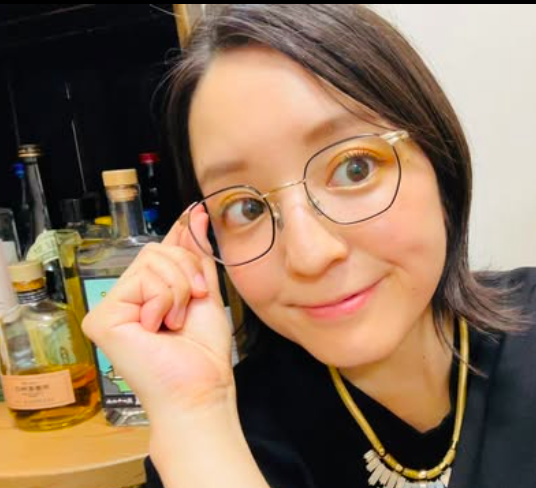 メガネ姿の藤林温子