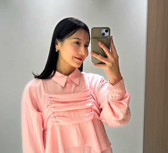 藤本紅美の左手薬指に指輪はみられない