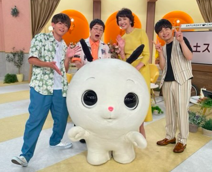 （右から）佐々木芳史と賀来千香子と近藤春菜