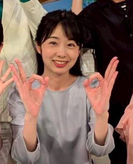 中俣美咲の左手薬指に指輪はない
