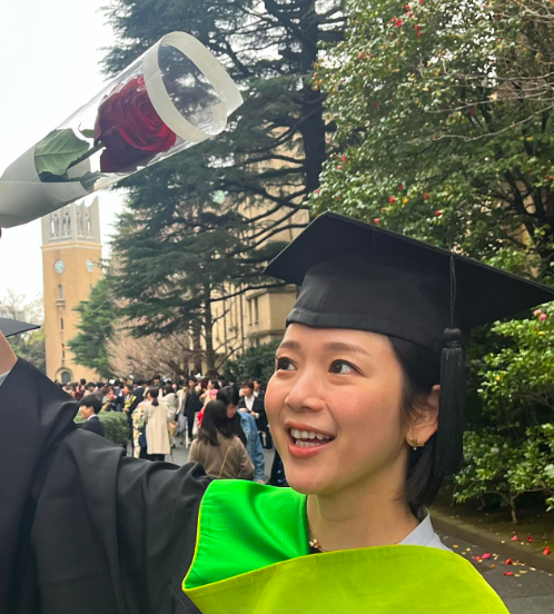 早稲田大学大学院を卒業した八木ひとみ